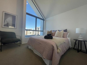 Inner City Luxury With Free Parking, Christchurch